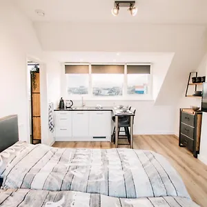 Excellent Beach Apartments Apartment